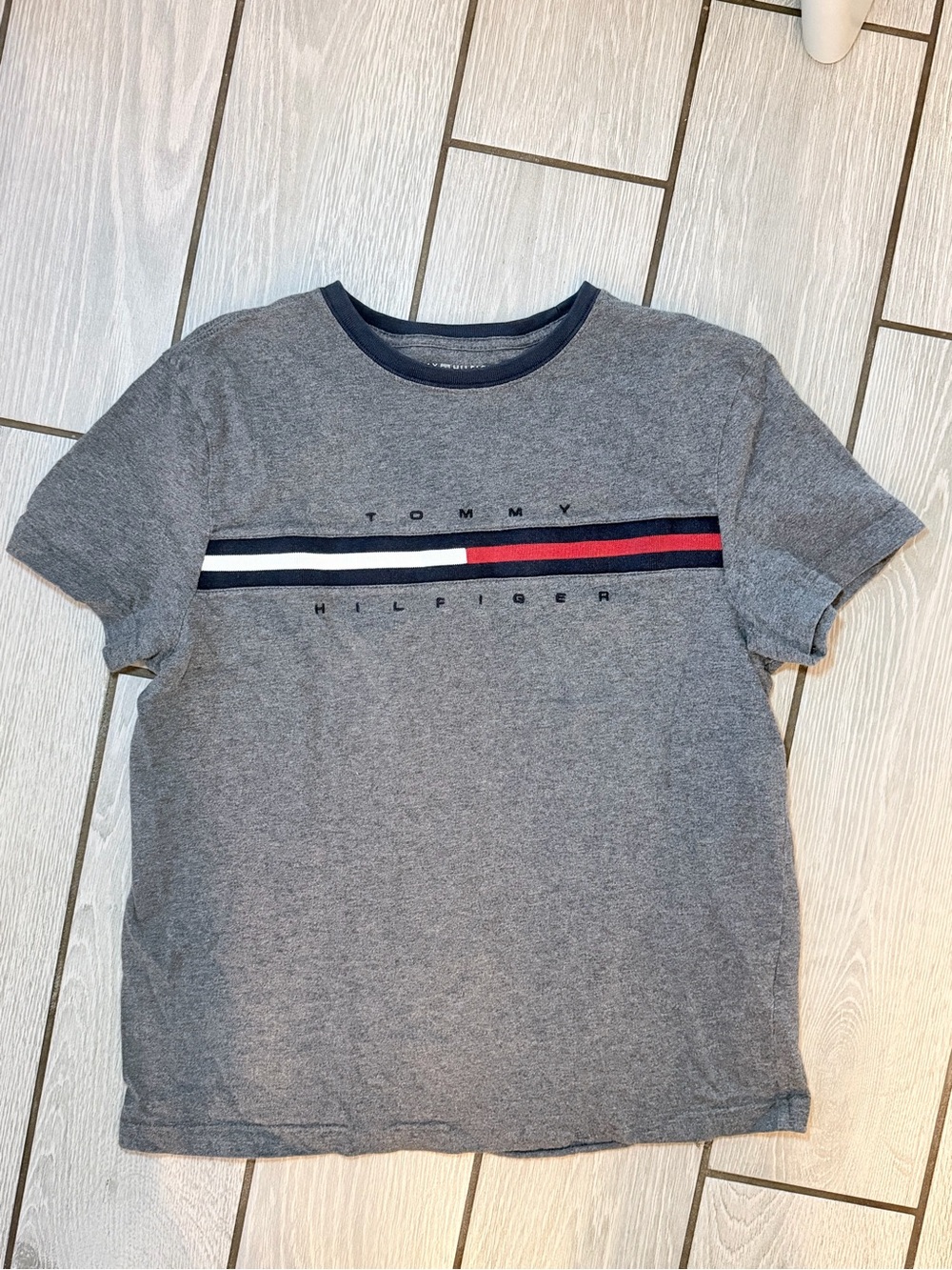 Tommy Hilfiger women's Gray Logo Tee with Red & White Stripe size small